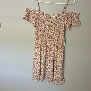 Nwt Jessica Simpson women’s size L. Rust and ivory color, off shoulder style.